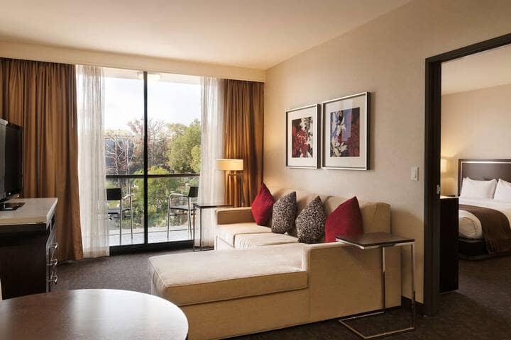 Room 20 of 115