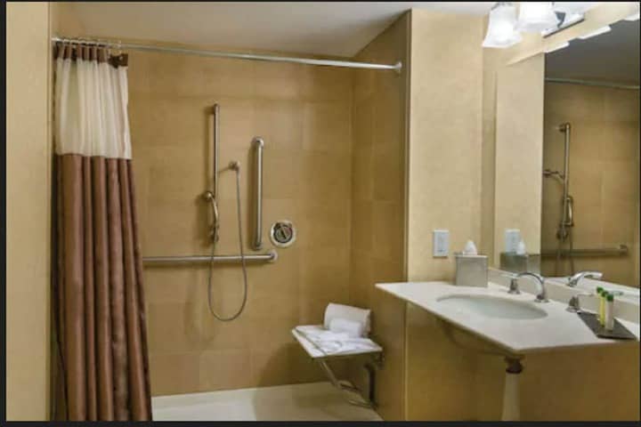 Room 32 of 115