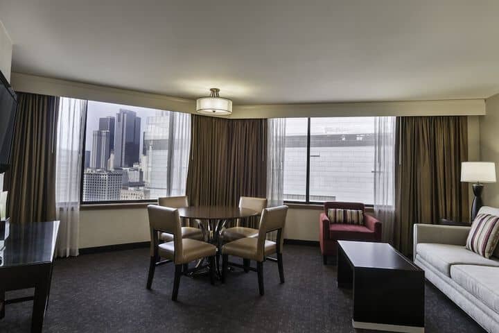 Room 28 of 115